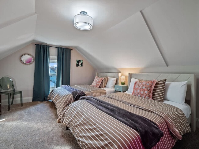 Building Photo - 6110 Ellen Ave