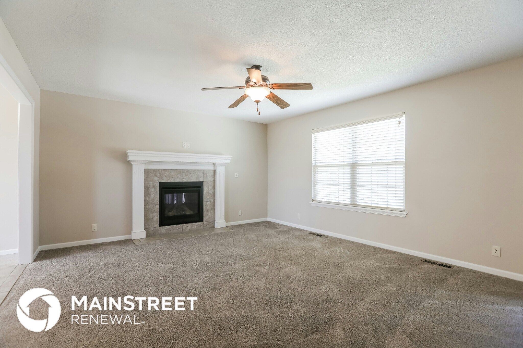 Building Photo - 592 S Walnut St