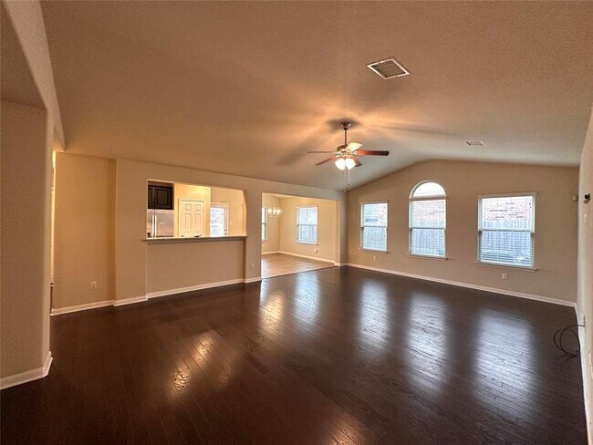 Building Photo - 1000 Drake Cove