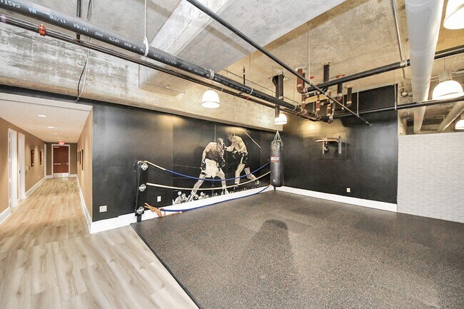 Building Photo - 5925 Almeda Rd