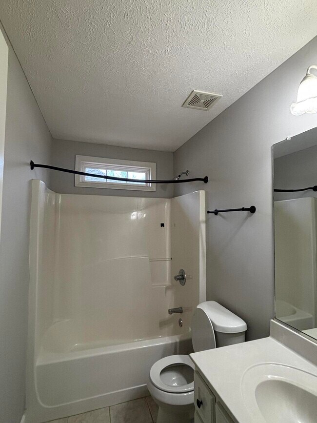 Building Photo - 158 Mallard Lake Dr