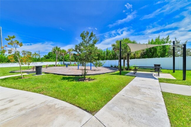 Building Photo - 3506 Joshua Tree St