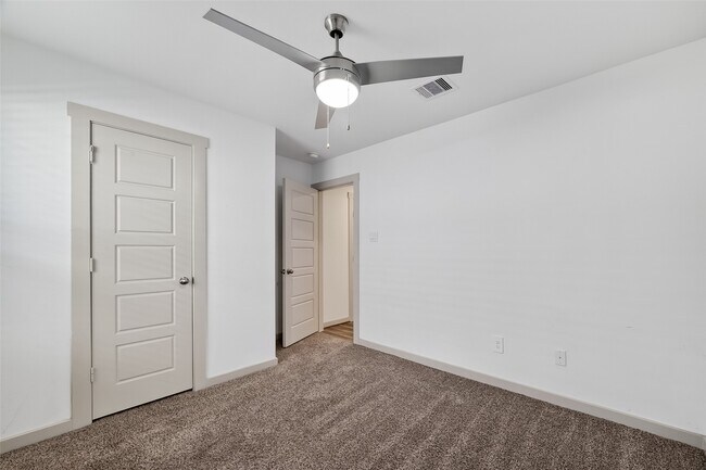 Building Photo - 2920 Stamford Hl Ln