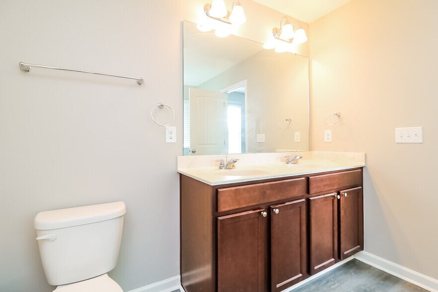 Building Photo - 232 Pamlico Dr