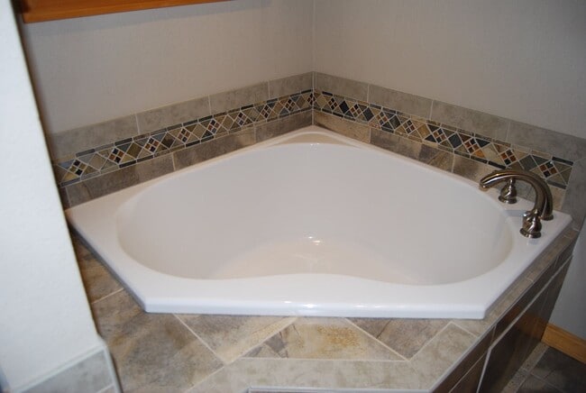 Building Photo - 3 Bedroom 2 Bath Home Newberg OR