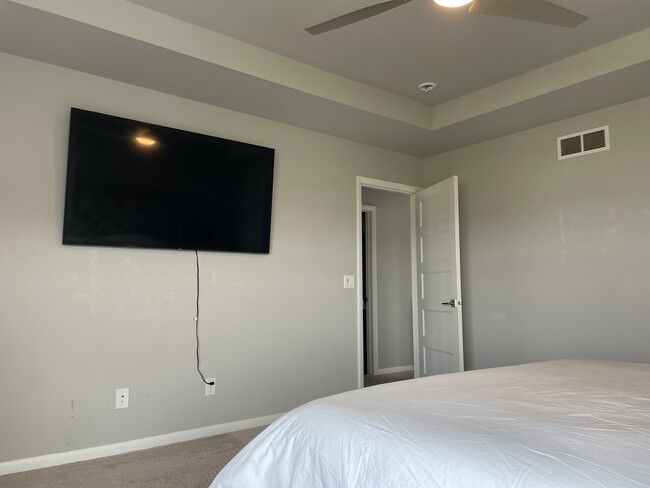 Building Photo - 708 Gingergrass Way