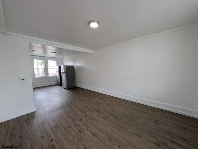 Building Photo - 1005 N Michigan Ave