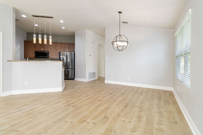 Building Photo - Gorgeous 3 bedroom, 2 bath home with a study near the Forum & Randolph AFB!