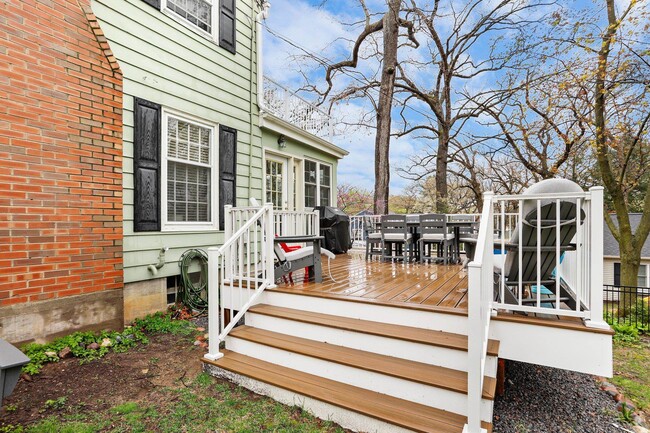 Building Photo - 811 Hiawatha Dr