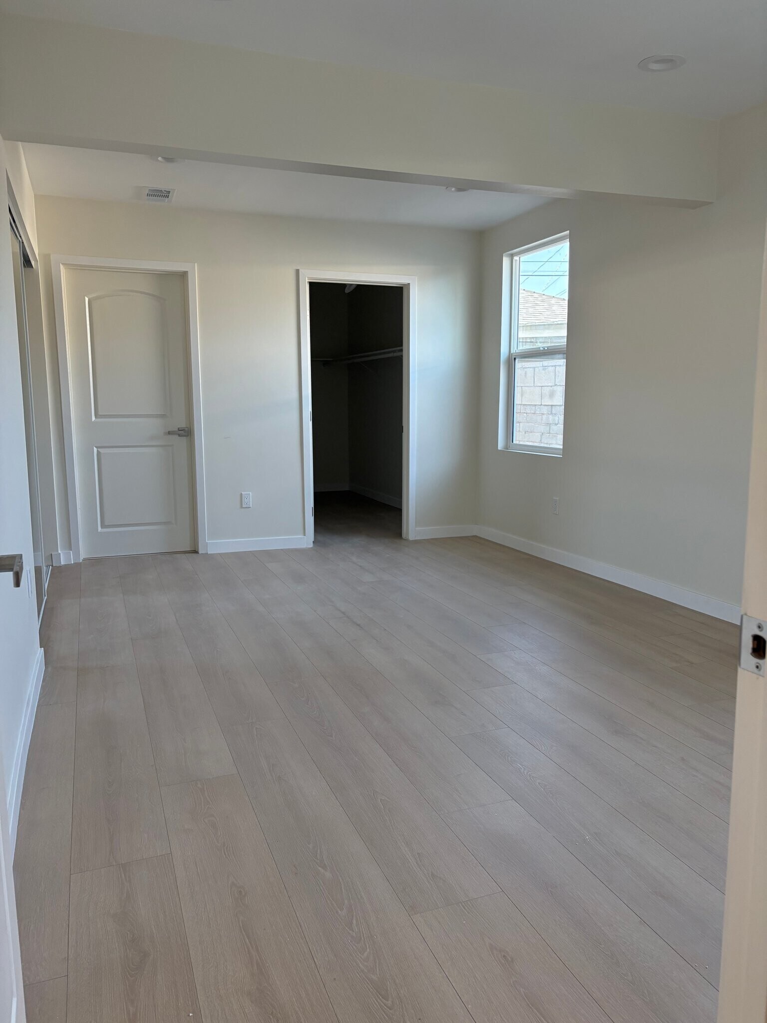 Building Photo - 11911 Stagg St