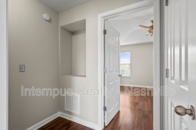 Building Photo - 415 Shoshone Pl