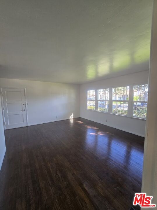 Building Photo - 3311 1/2 W 78th St