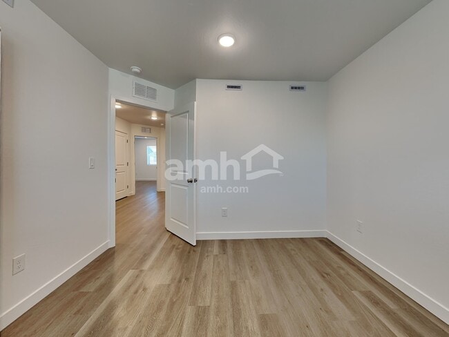 Building Photo - 9817 W Parkway Dr