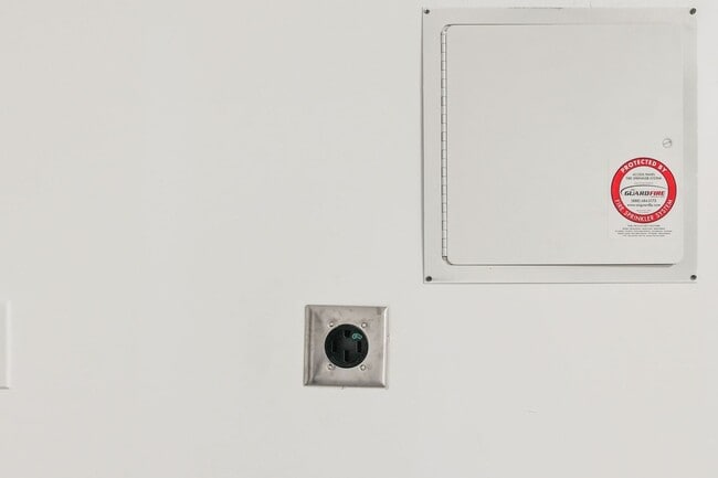 Building Photo - BRAND NEW, NEVER-LIVED-IN Lennar Corner Unit — 4 Bed / 3 Bath with Premium Upgrades!