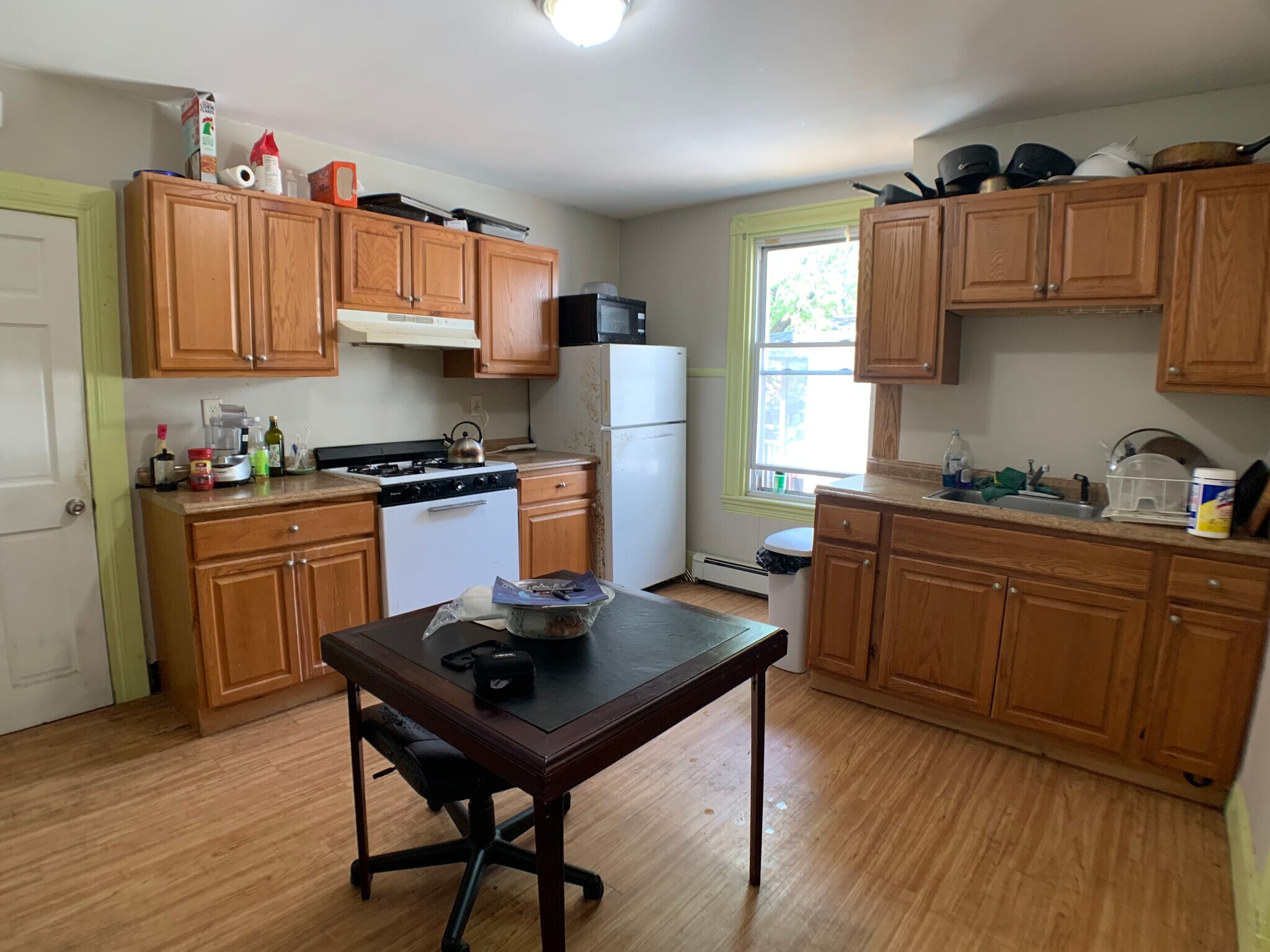 Building Photo - 569 Main St