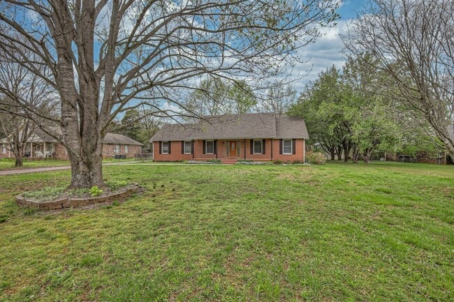 Building Photo - 5020 Old Salem Rd