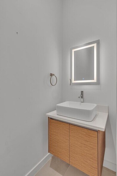 Building Photo - 2711 Kimsey Dr
