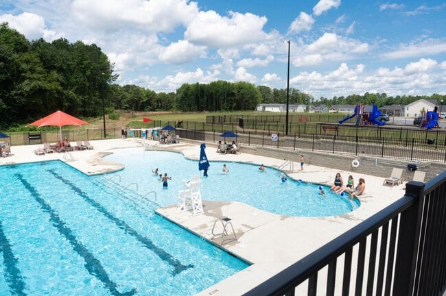 Building Photo - 416 Barrington Row Ave