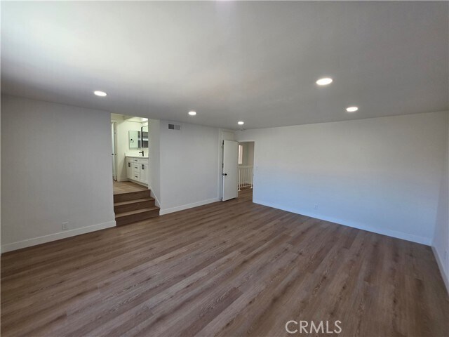Building Photo - 8831 Sailport Dr