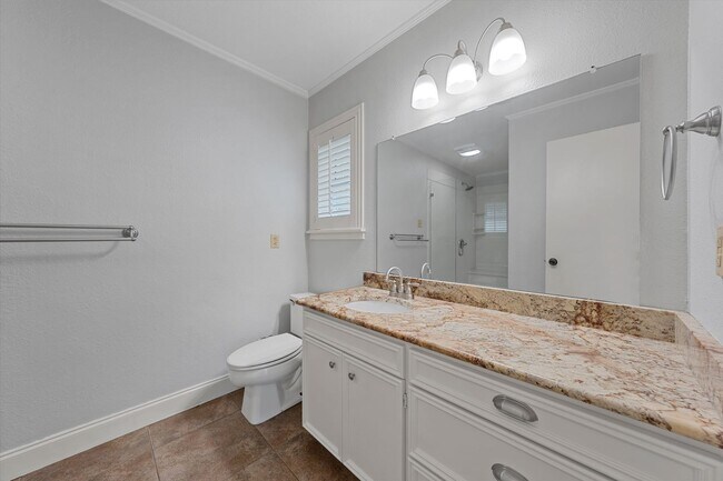 Building Photo - 10014 Burgundy Ln