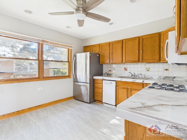 Building Photo - 755 Dulles Rd