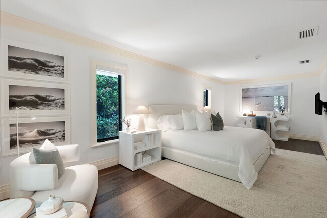 Building Photo - 1435 N Ocean Way