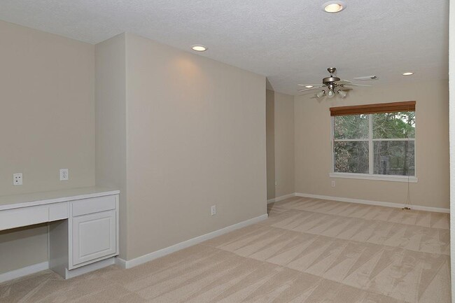 Building Photo - 35 Ebony Oaks Pl