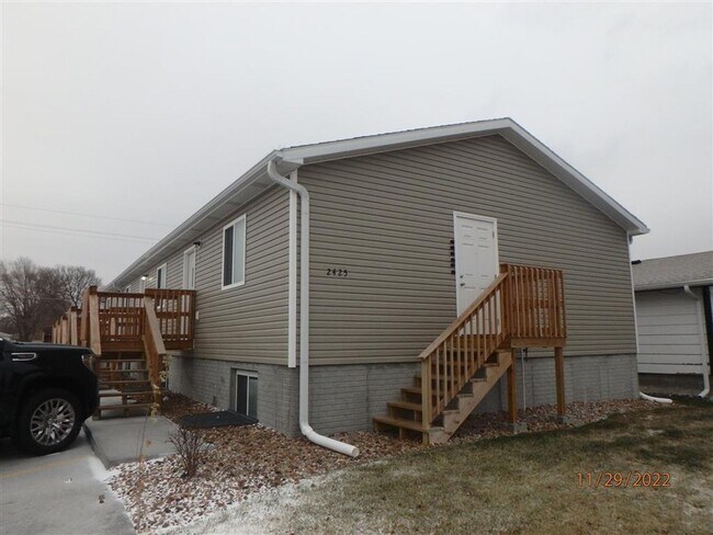 Primary Photo - 2 bedroom apartment