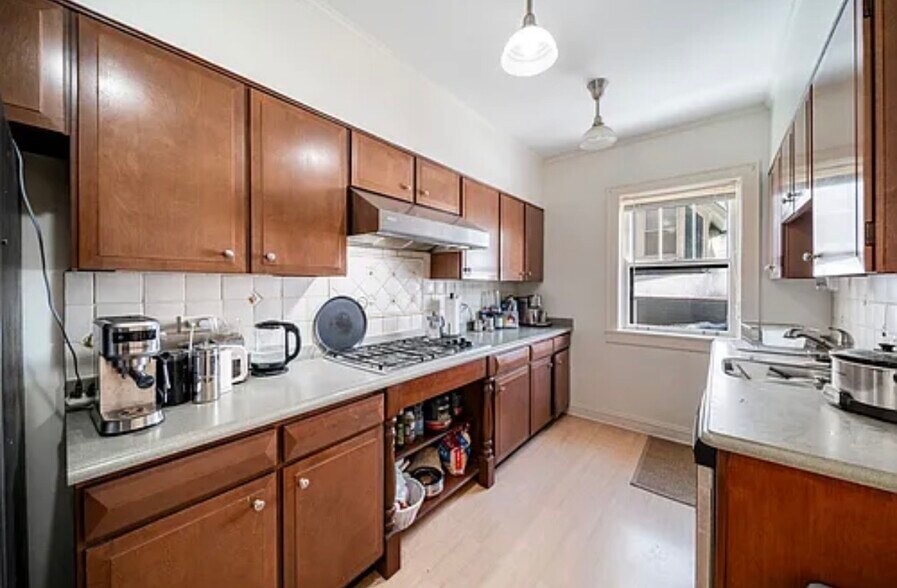 Building Photo - 721 Foster St