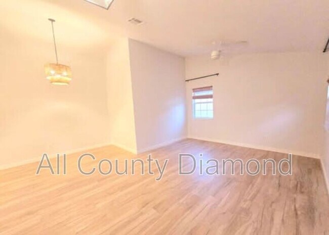 Building Photo - 126 Covington St