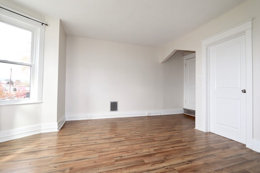 Building Photo - 1206 Linden St