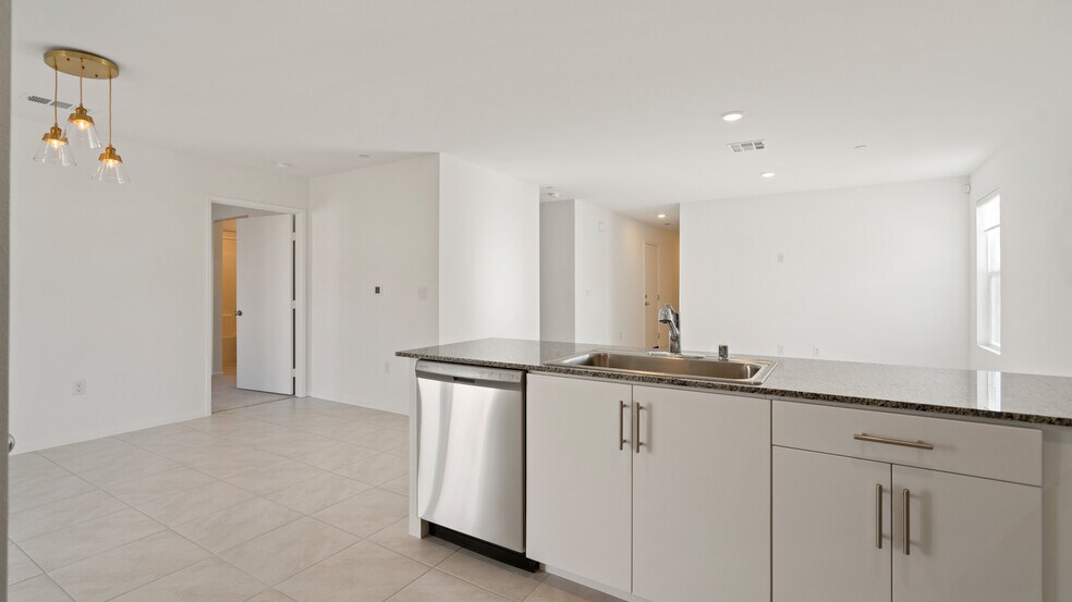 Building Photo - 11265 Skyvista Dr