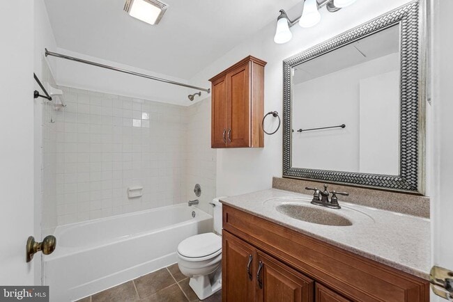 Building Photo - 11144 Beaver Trail Ct