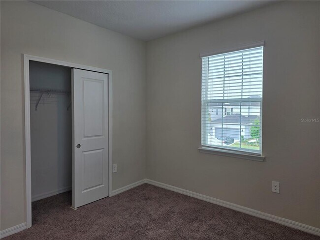 Building Photo - 2865 High Pointe St