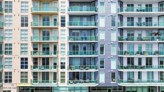 Building Photo - 1431 Riverplace Blvd