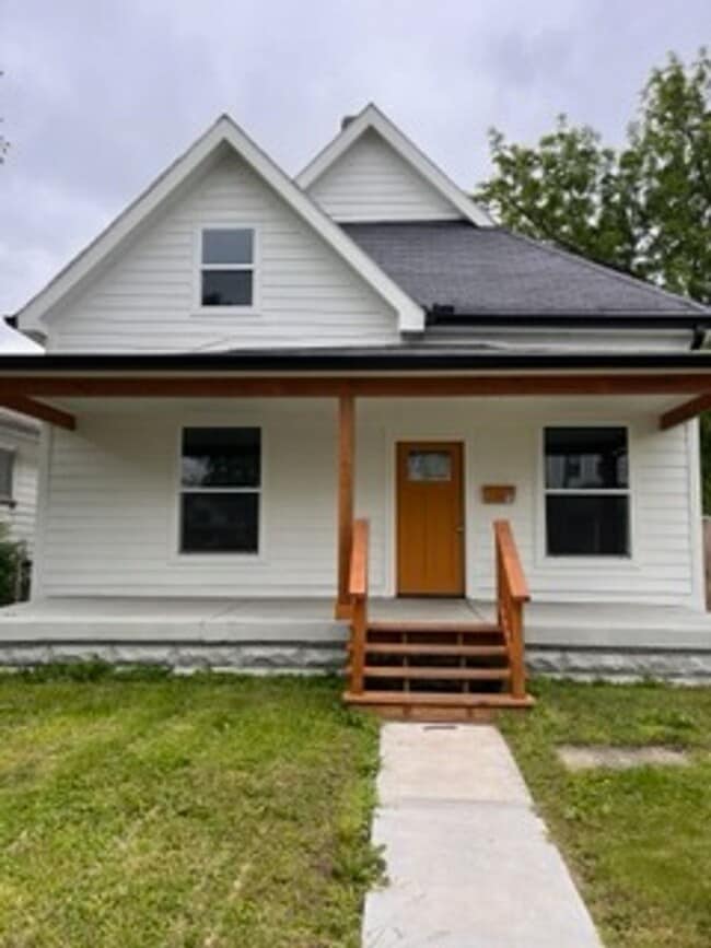 Building Photo - Discover the perfect blend of comfort, con...