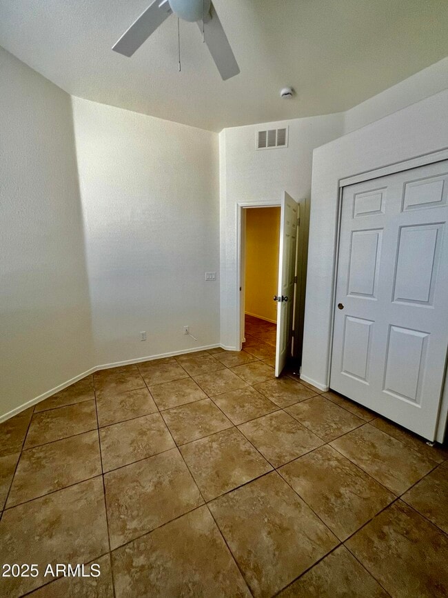 Building Photo - 515 E St Kateri Ln
