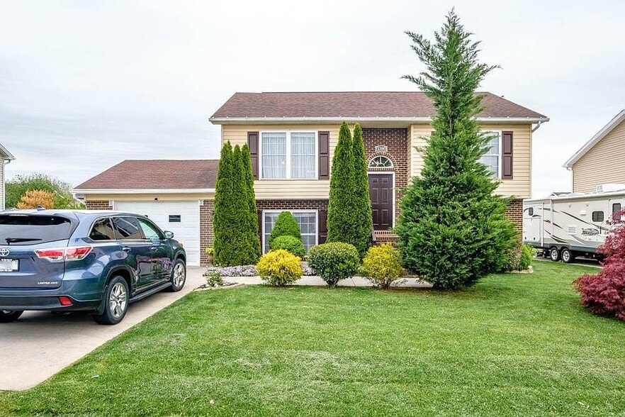 Building Photo - 1380 Stonechris Dr