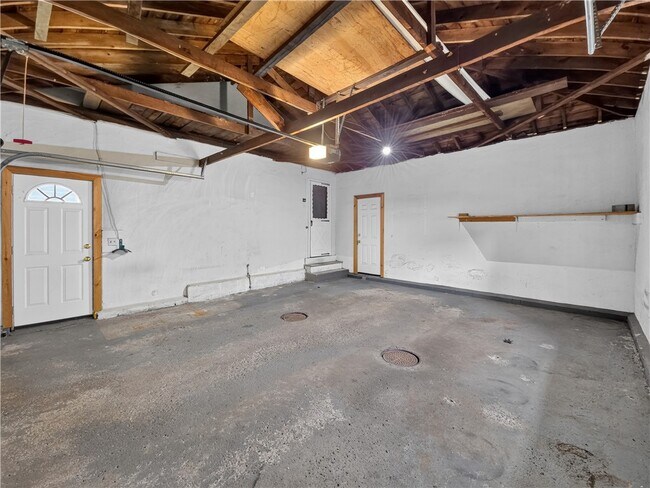 Building Photo - 69 Plaza Dr