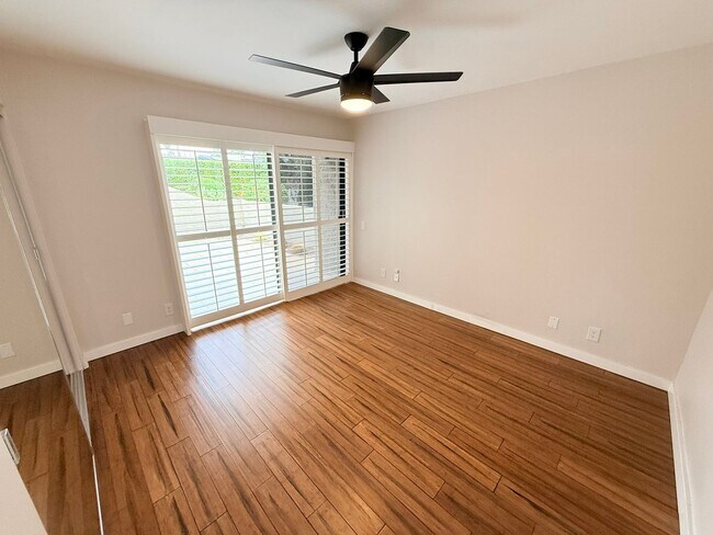 Building Photo - Beautifully Remodeled Condo in Saddlerock Estates