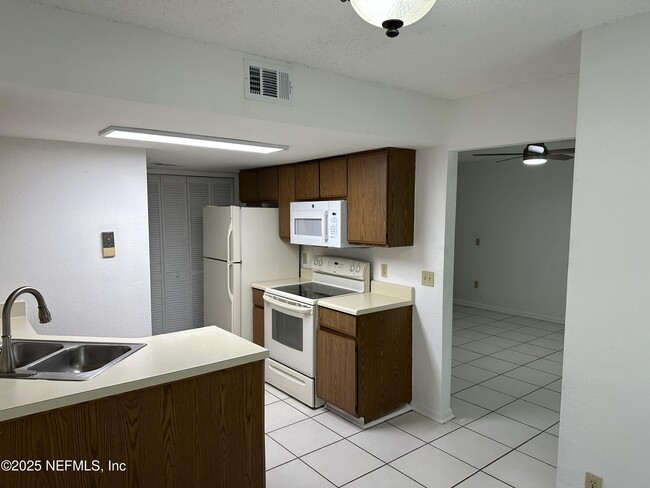 Building Photo - 791 Assisi Ln