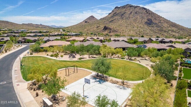 Building Photo - Gorgeous 5 bed 4.5 bath single level home in Scottsdale