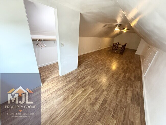 Building Photo - Updated 3 Bedroom / 1 Bath Home In KCMO *READY NOW*