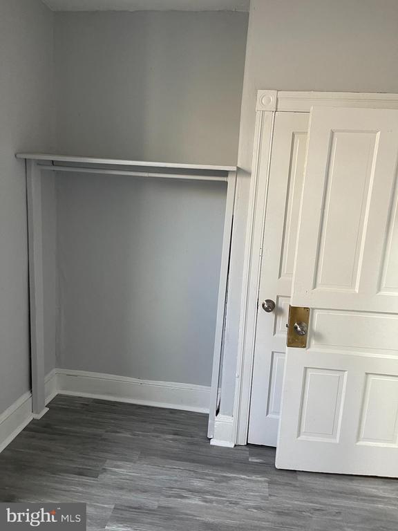 Building Photo - 127 E Coulter St