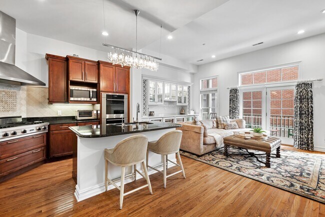 Building Photo - 36 Regency Pl
