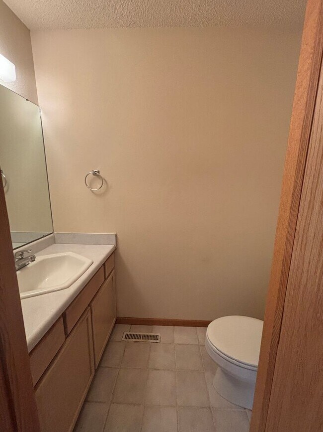 Building Photo - 154-154 Cayman St