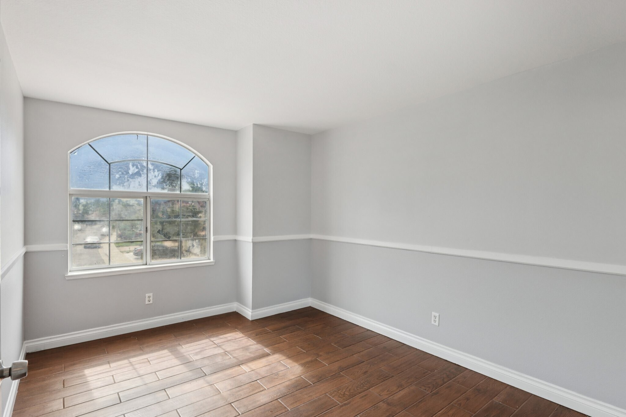 Building Photo - 7480 Addison Rd