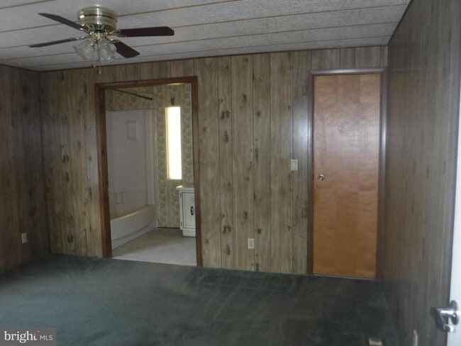 Building Photo - 67 Shamrock Ave