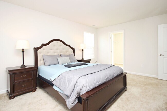 Building Photo - Spacious Pet-Friendly Home Near NGIC