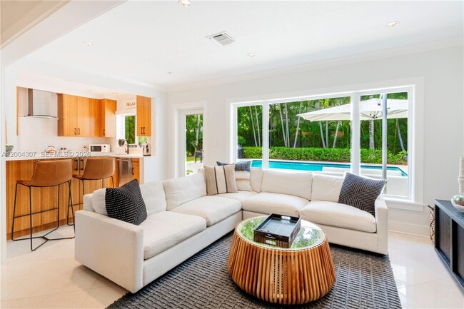 Building Photo - 1029 Mariposa Ave